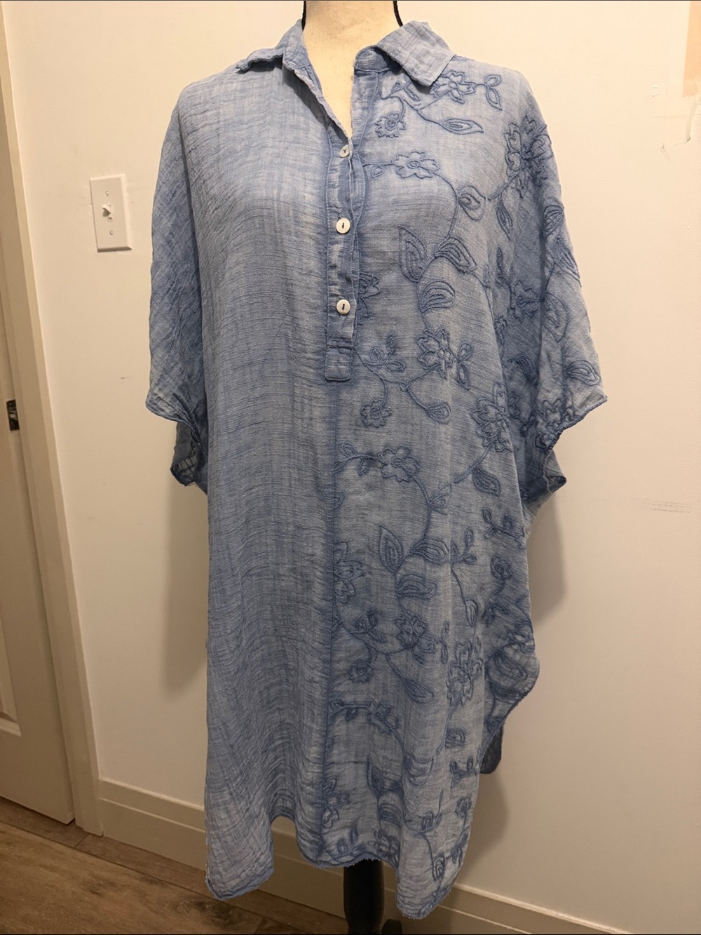 M Italy Lagenlook Light Blue Floral Cotton Button-Front Small Oversized Top